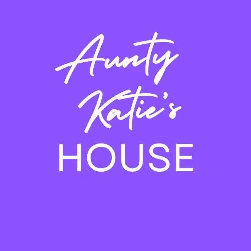 Pet Friendly hotel: Aunty Katie'S House, Ni Tourist Board Certified & Located On The Main Oldpark Road To Belfast, With Free Continental Breakfast & Free Ultra Fast Sky Internet, Free Sky Sports & Free Sky Cinema, Self-Check In After 10Pm Gmt