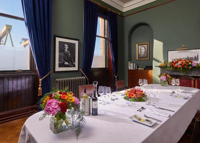 Golf hotel: Titanic Hotel Belfast